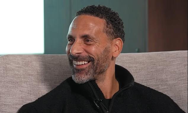 九游体育app-费迪南德：建议曼联用“疯子型”教练，比如孔蒂或德泽尔比