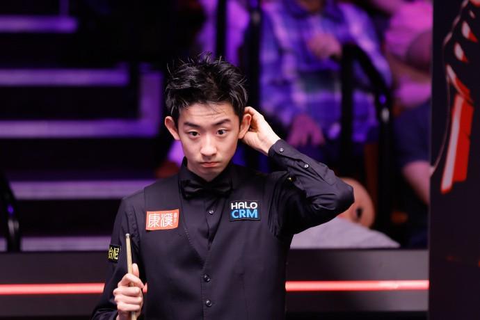 九游体育-斯诺克世锦赛：吴宜泽13-11塞尔比晋级8强，等待特鲁姆普和瓦菲的胜者